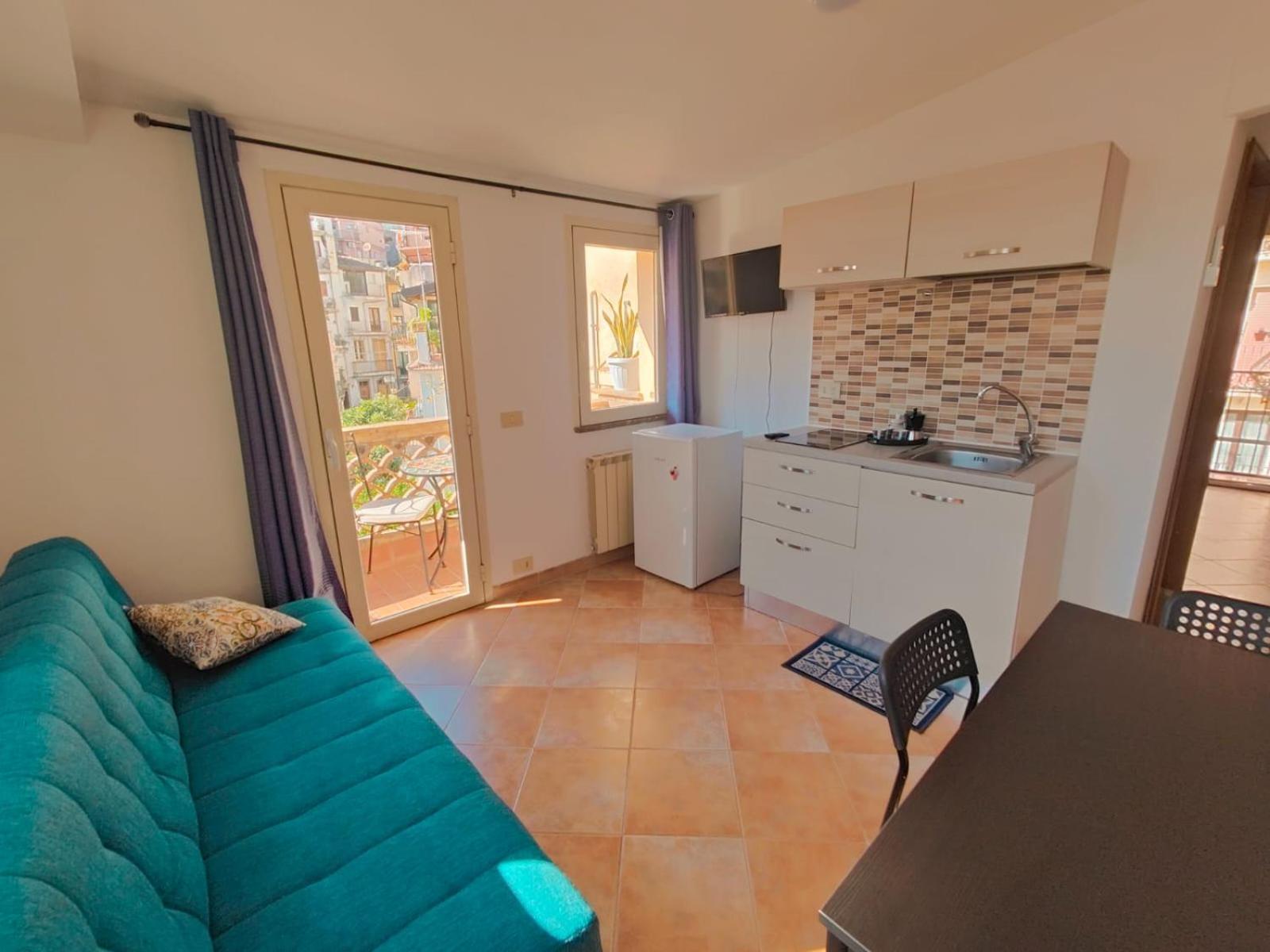 Tao House Apartment ตาออร์มินา ภายนอก รูปภาพ